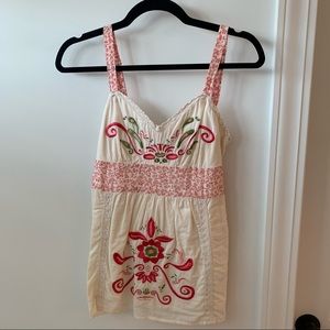 Small top with embroidery detail